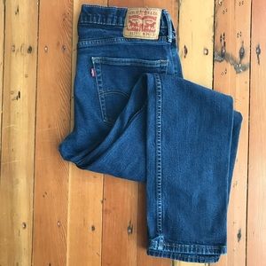 Medium wash Levi’s 511 (bundle for discount 🤑)